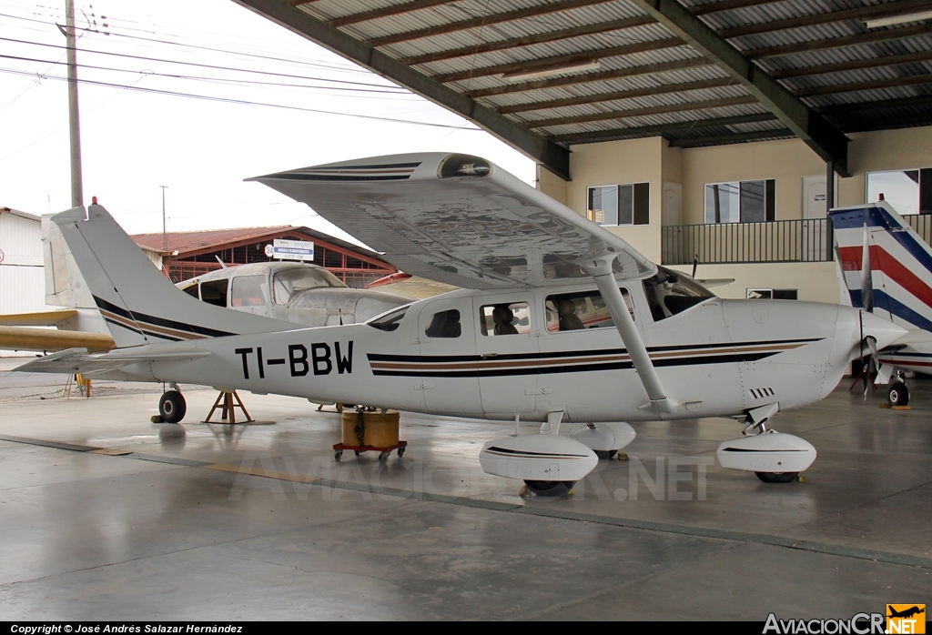 TI-BBW - Cessna T206H Turbo Stationair - Privado