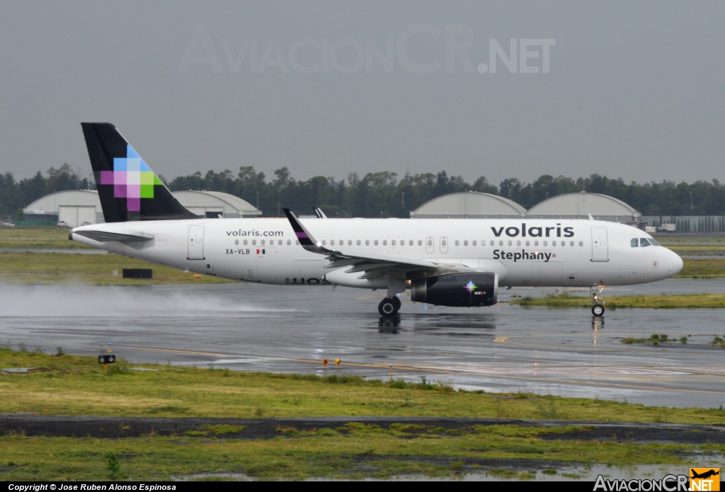 XA-VLB - Airbus A320-233 - Volaris