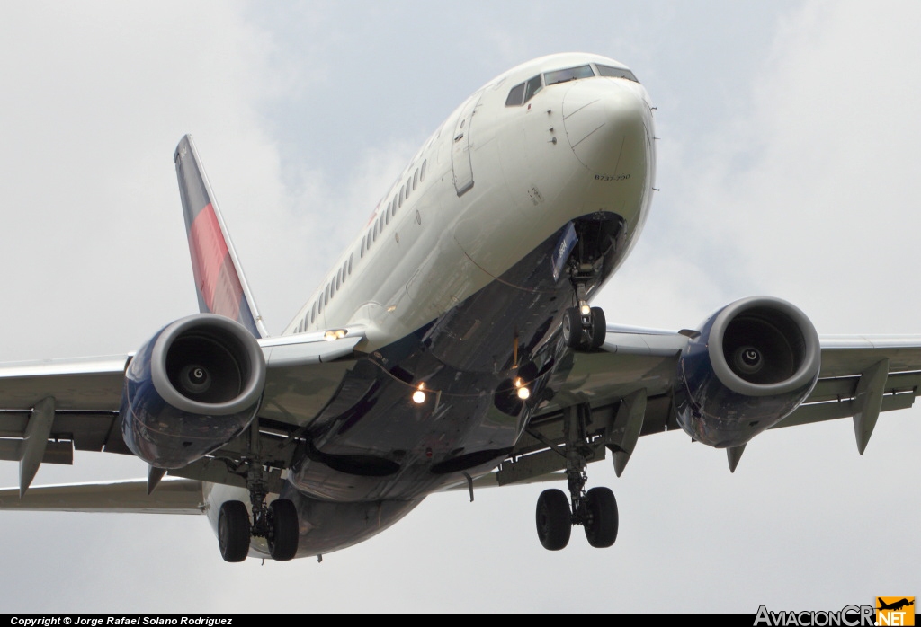 N304DQ - Boeing 737-732 - Delta Air Lines