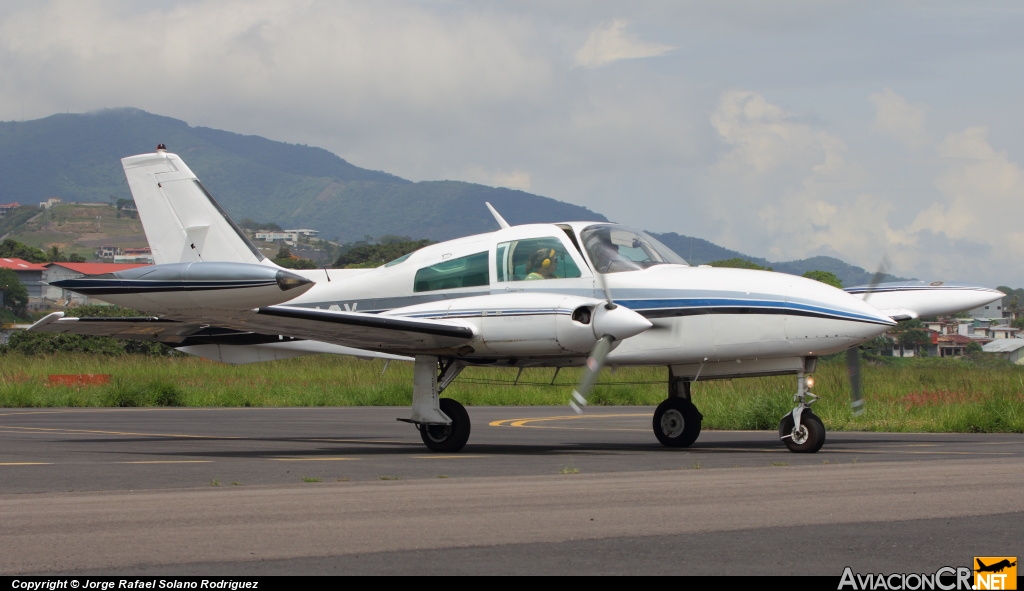 TI-AOX - Cessna 310R - Privado