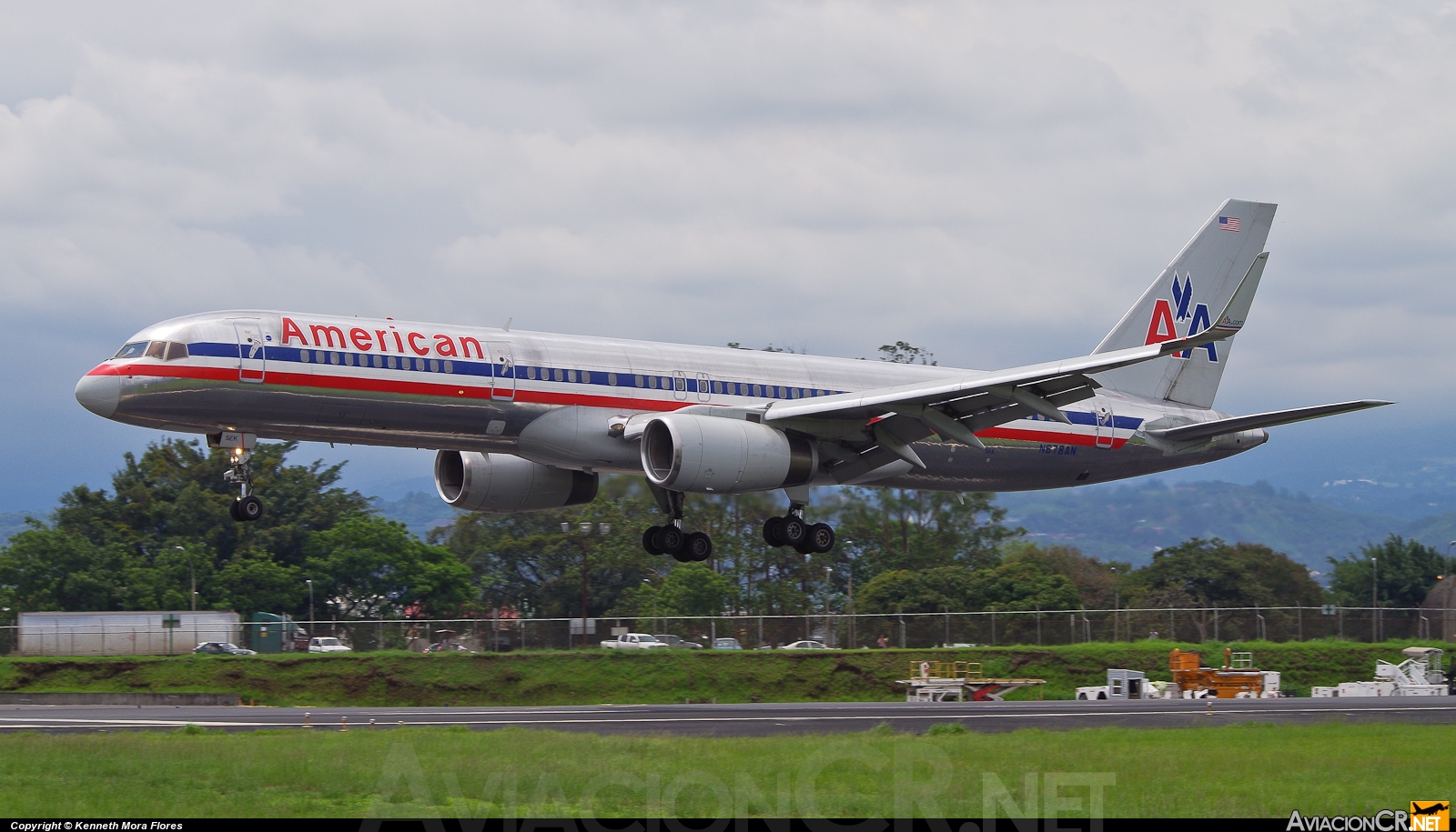 N678AN - Boeing 757-223 - American Airlines