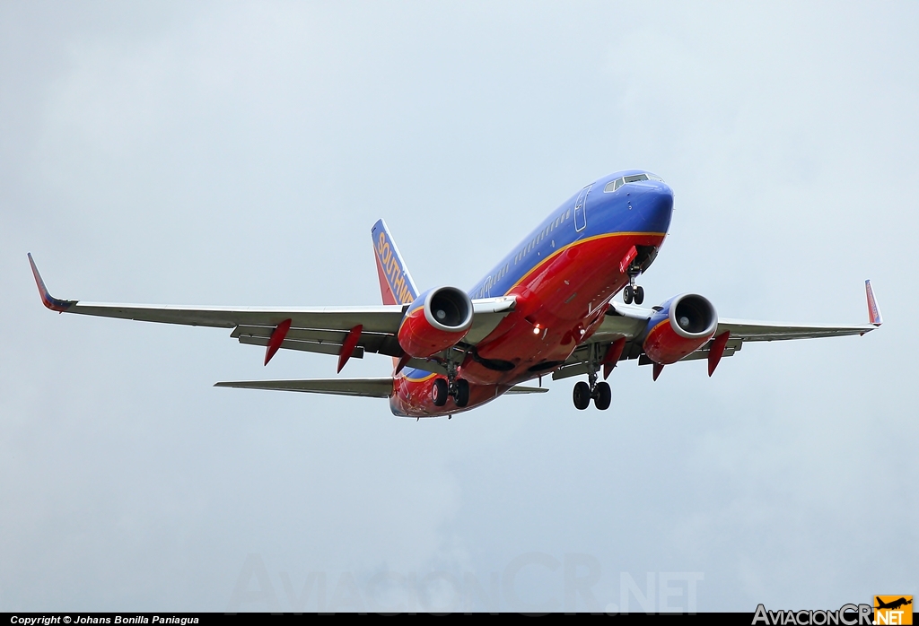 N904WN - Boeing 737-7H4 - Southwest Airlines