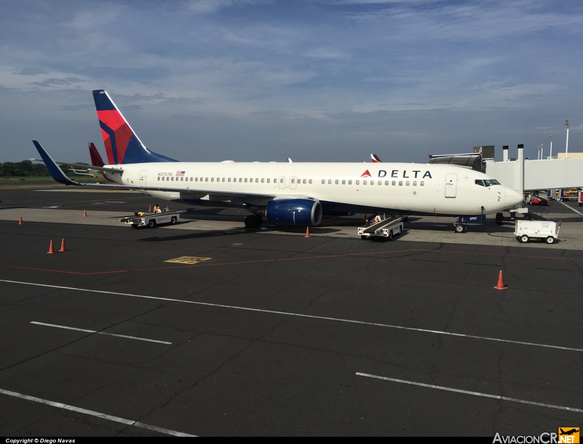 N3757D - Boeing 737-832 - Delta Air Lines