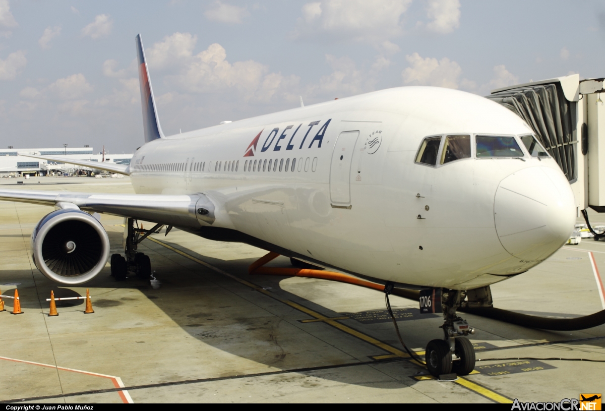N176DZ - Boeing 767-332 - Delta Air Lines