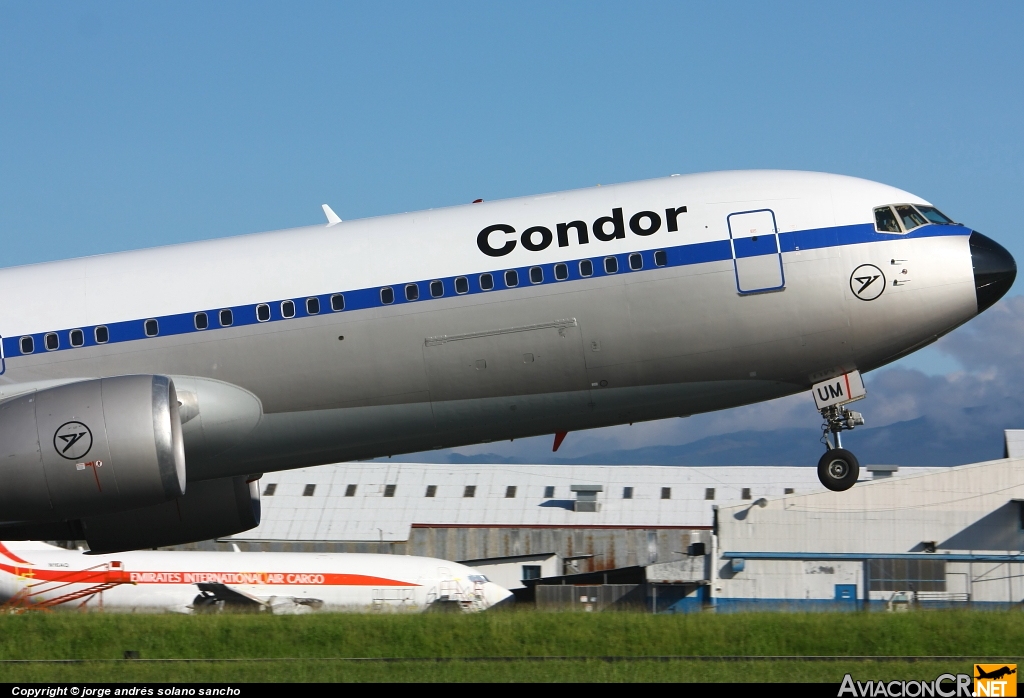 D-ABUM - Boeing 767-31B(ER) - Condor
