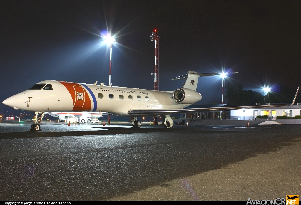 01 - Gulfstream C-37A (Gulfstream V) - Estados Unidos - Guardia Costera