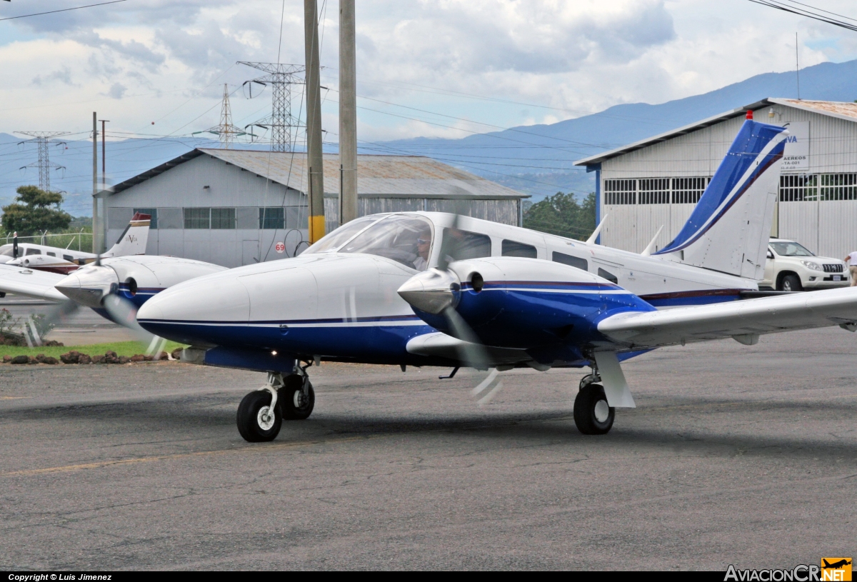 TI-ASY - Piper PA-34-200T Seneca II - Privado