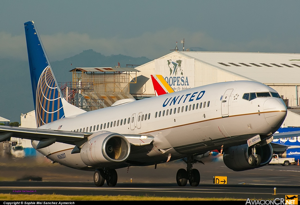 N36207 - Boeing 737-824 - United Airlines