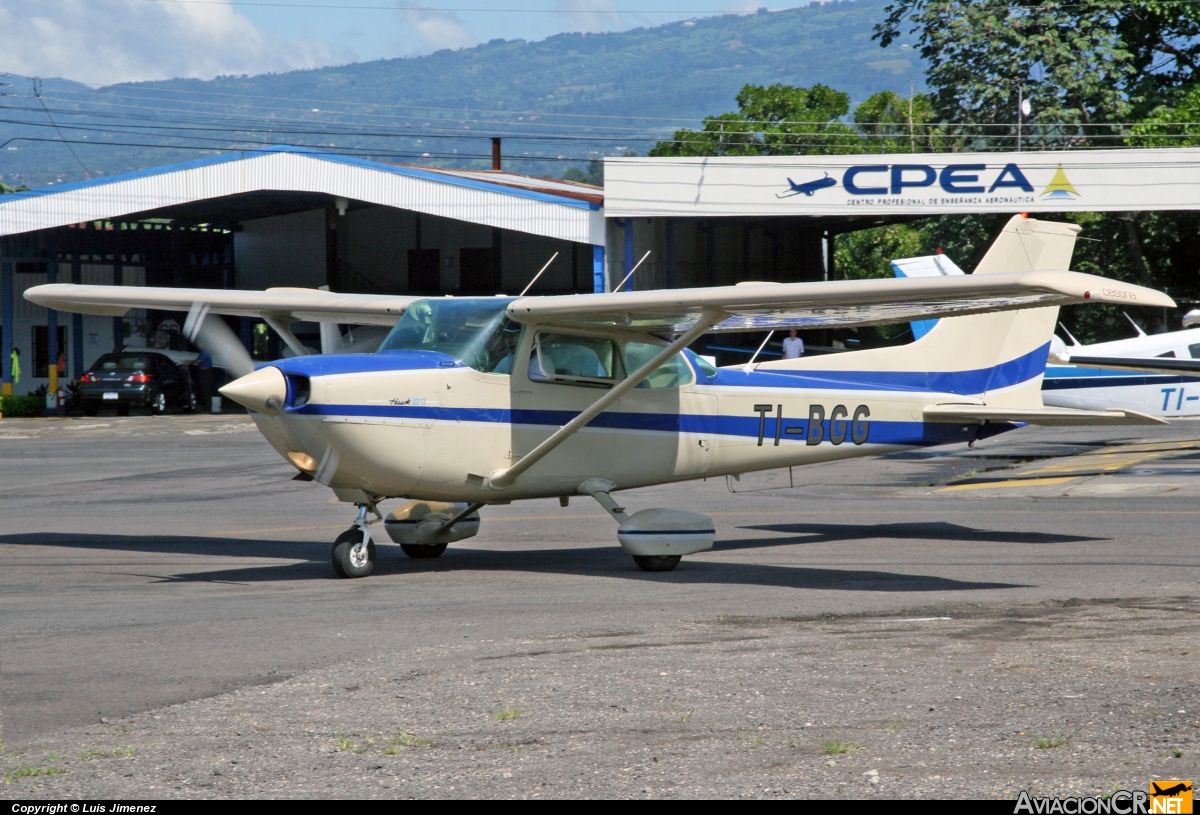 TI-BGG - Cessna R172K Hawk XP II - Privado