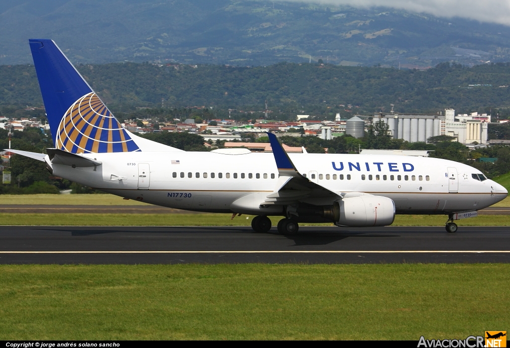 N17730 - Boeing 737-700 - United Airlines
