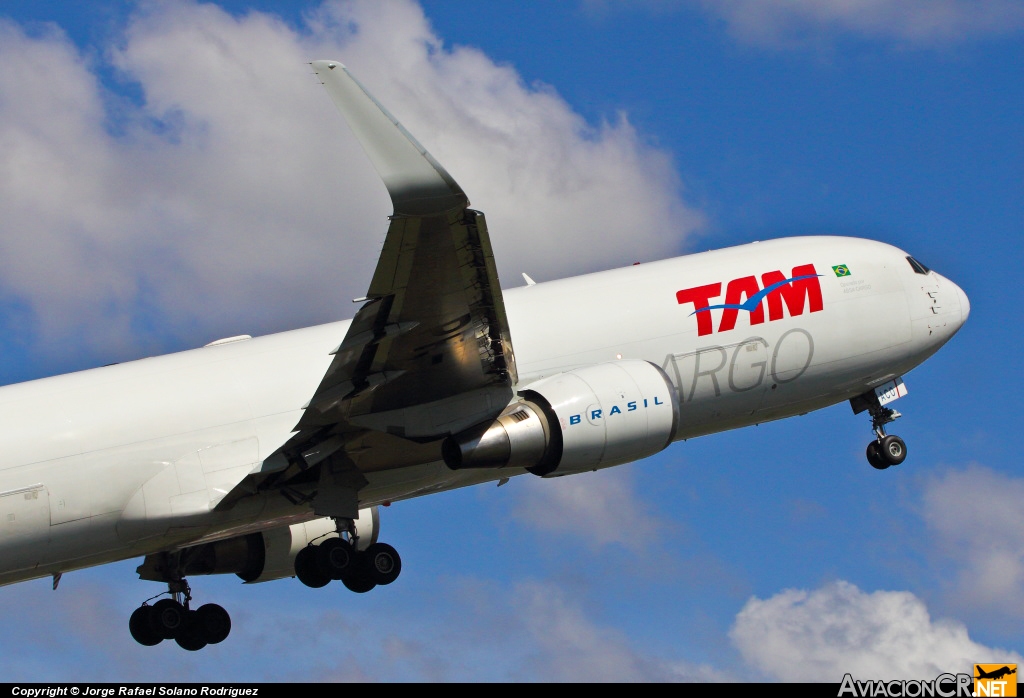 PR-ACO - Boeing 767-346F - TAM Cargo
