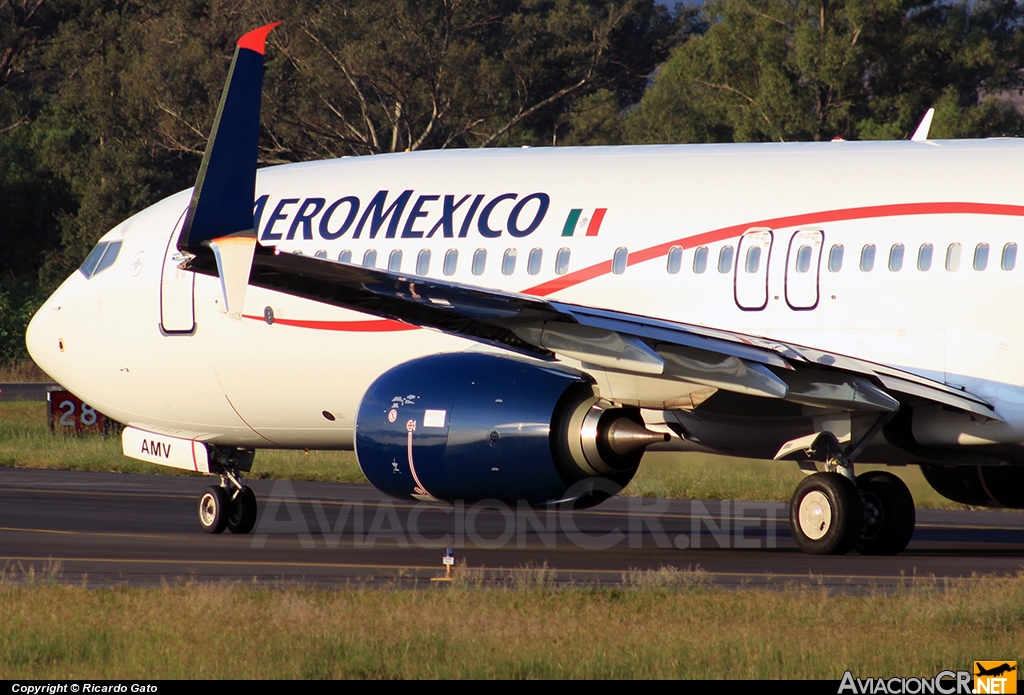 XA-AMV - Boeing 737-852 - Aeromexico