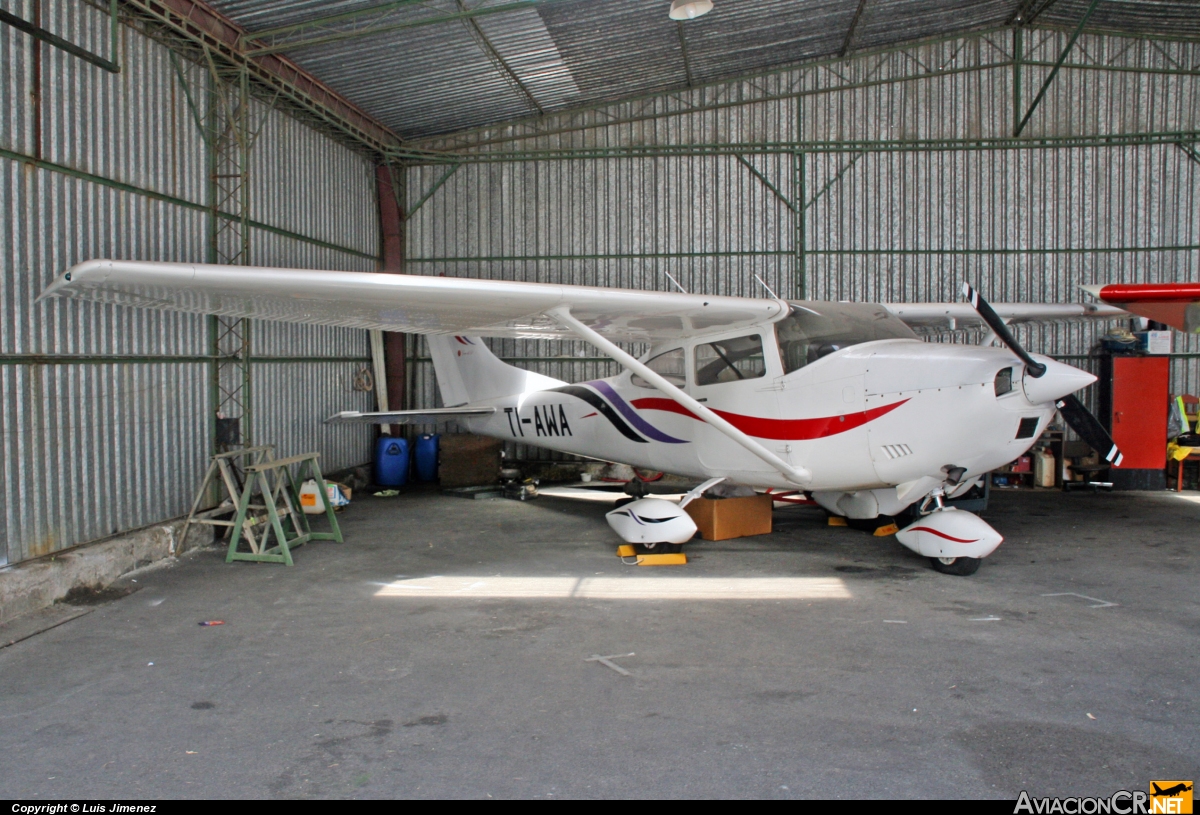 TI-AWA - Cessna 182N Skylane - Privado