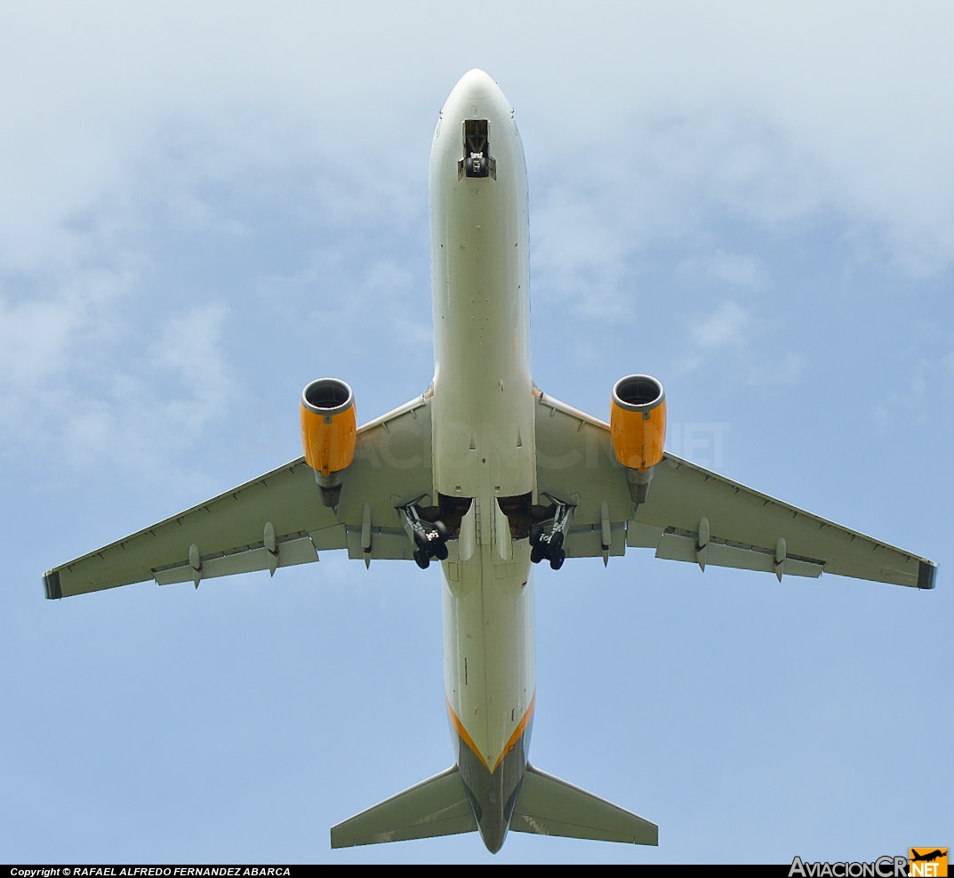 D-ABUP  - Boeing 767-3Q8/ER - Condor