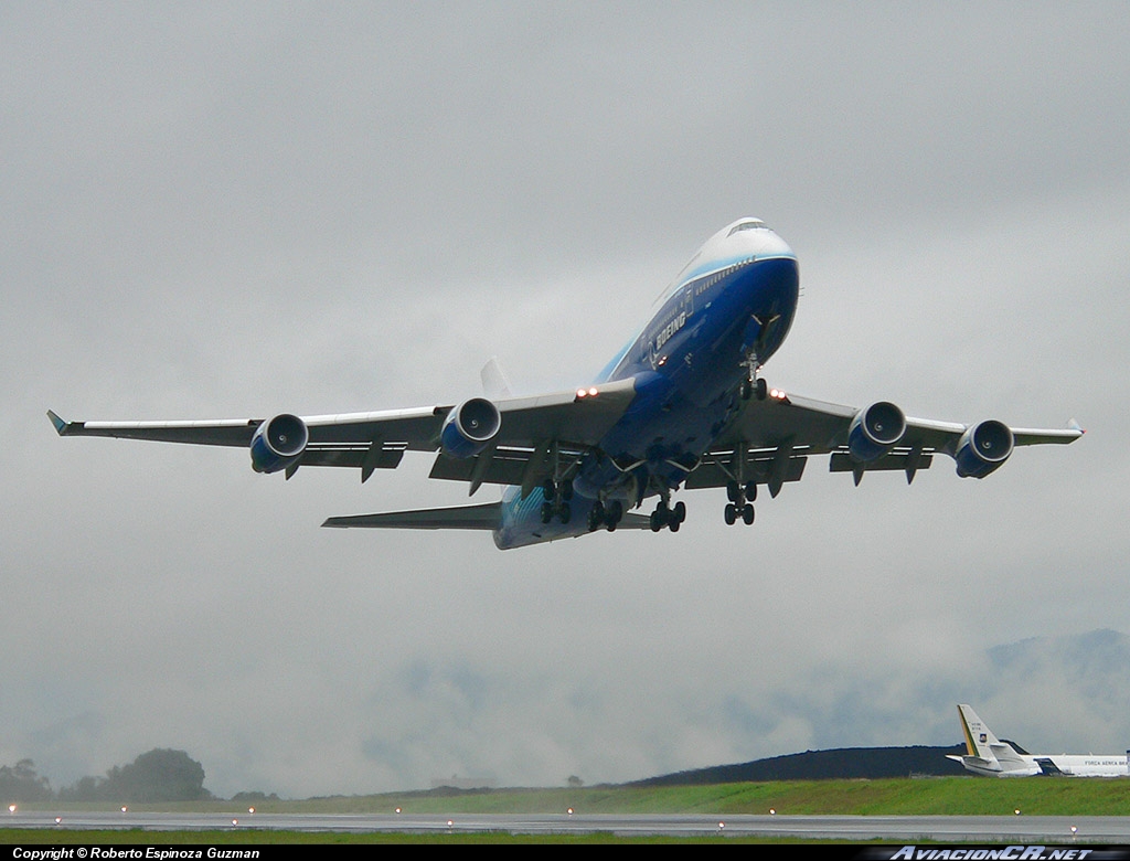 B-18210 - Boeing 747-409 - China Airlines