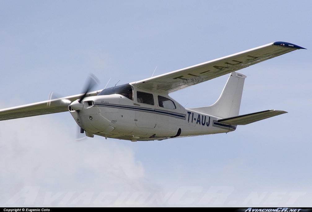 TI-AUJ - Cessna T210M Centurion II - Privado