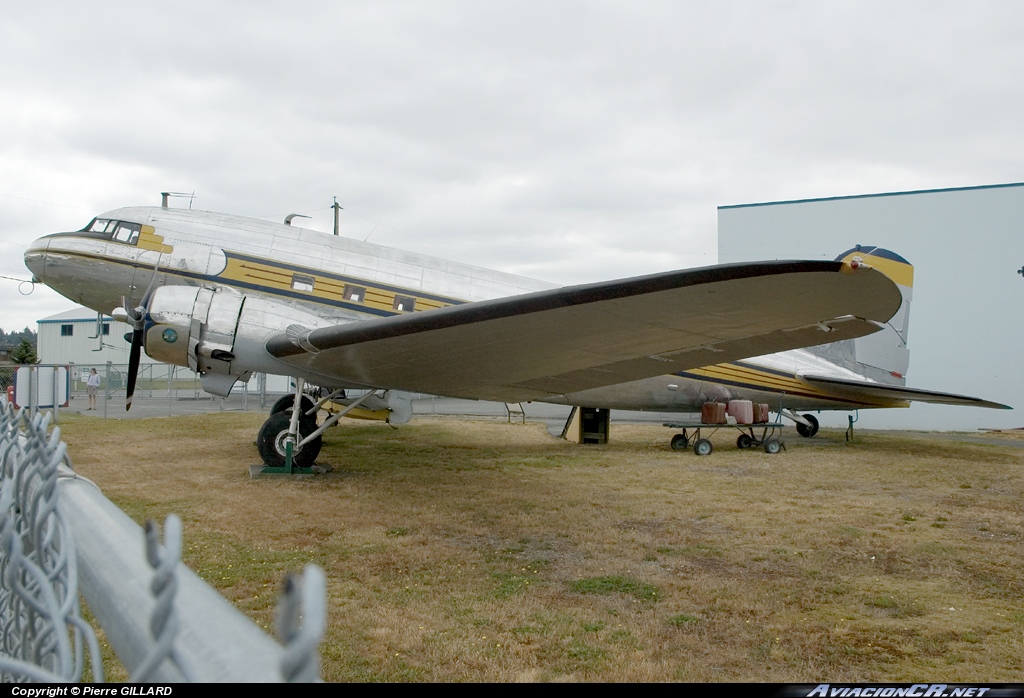 CF-PWH - Douglas DC-3 - Canadian Museum of Flight