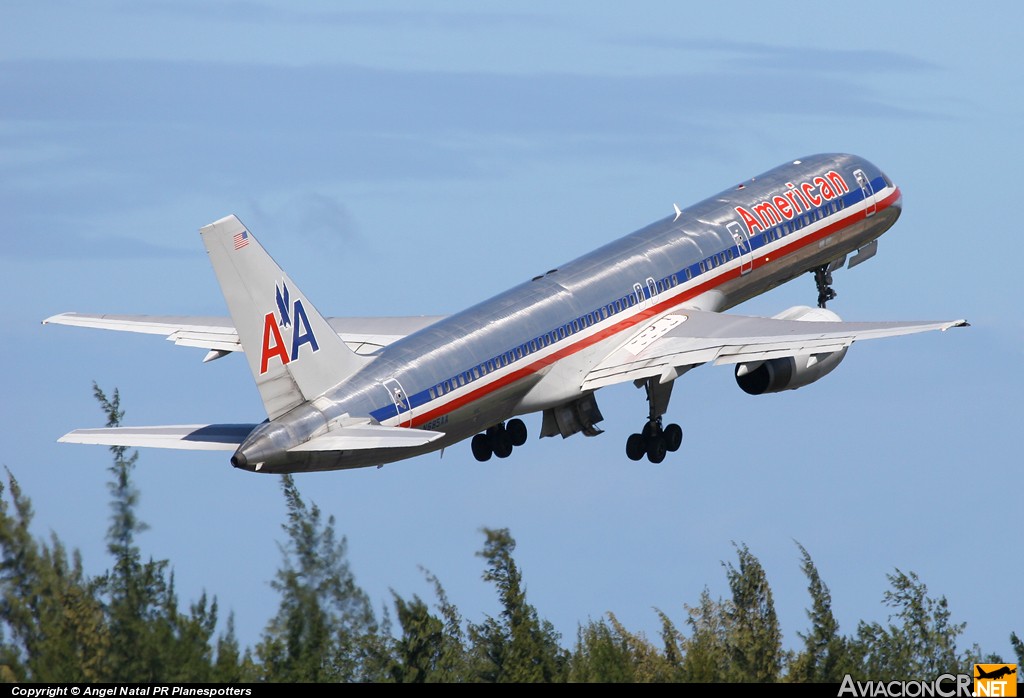 N685AA - Boeing 757-223 - American Airlines