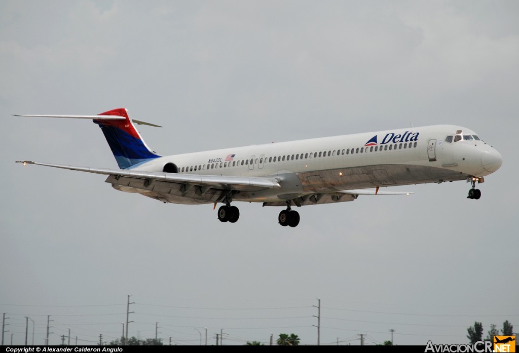 N942DL - McDonnell Douglas MD-88 - Delta Airlines