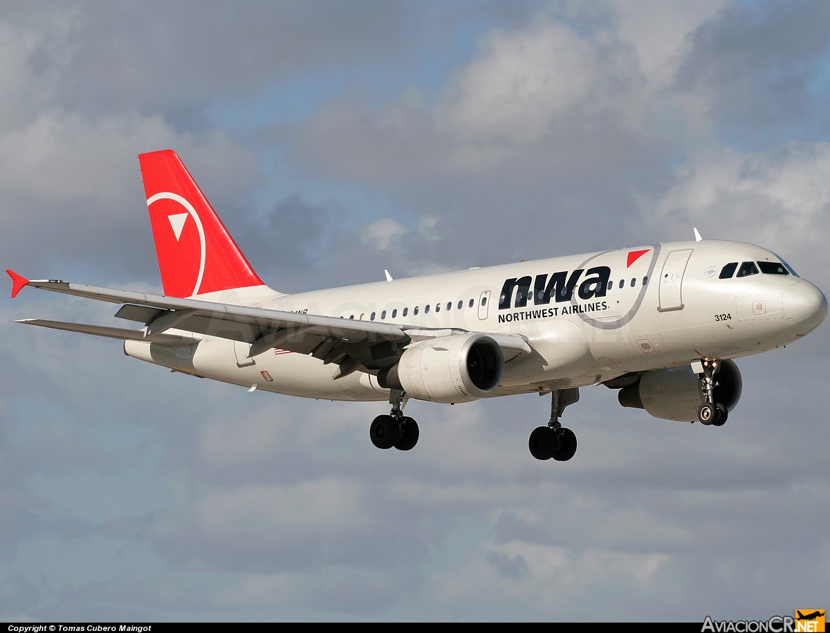 N324NB - Airbus A319-114 - Northwest Airlines