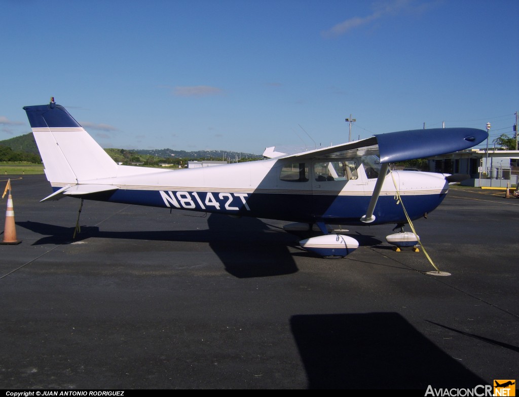 N8142T - Cessna 175B - Privado