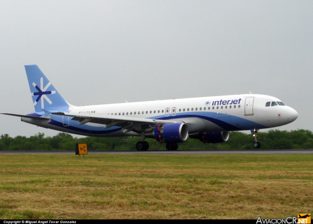 XA-JCV - Airbus A320-214 - Interjet