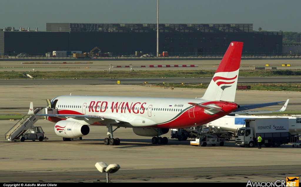 RA-64018 - Tupolev Tu-204-100 - Red Wings