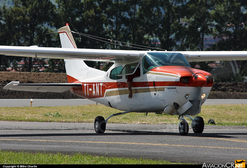 TI-ANT - Cessna T210N Turbo Centurion II - Privado