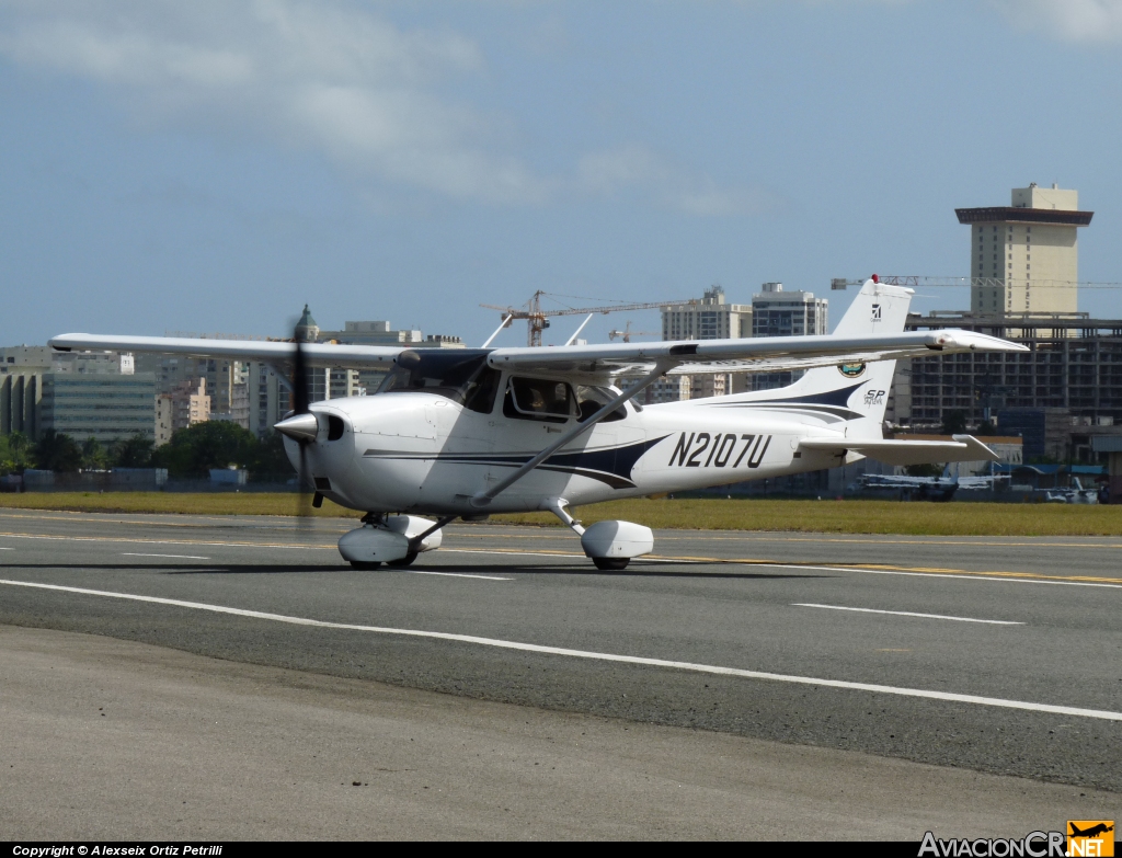 N2107U - Cessna 172S Skyhawk SP - Isla Grande Flying School