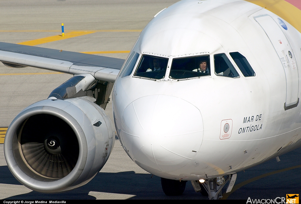 EC-HDK - Airbus A320-214 - Iberia