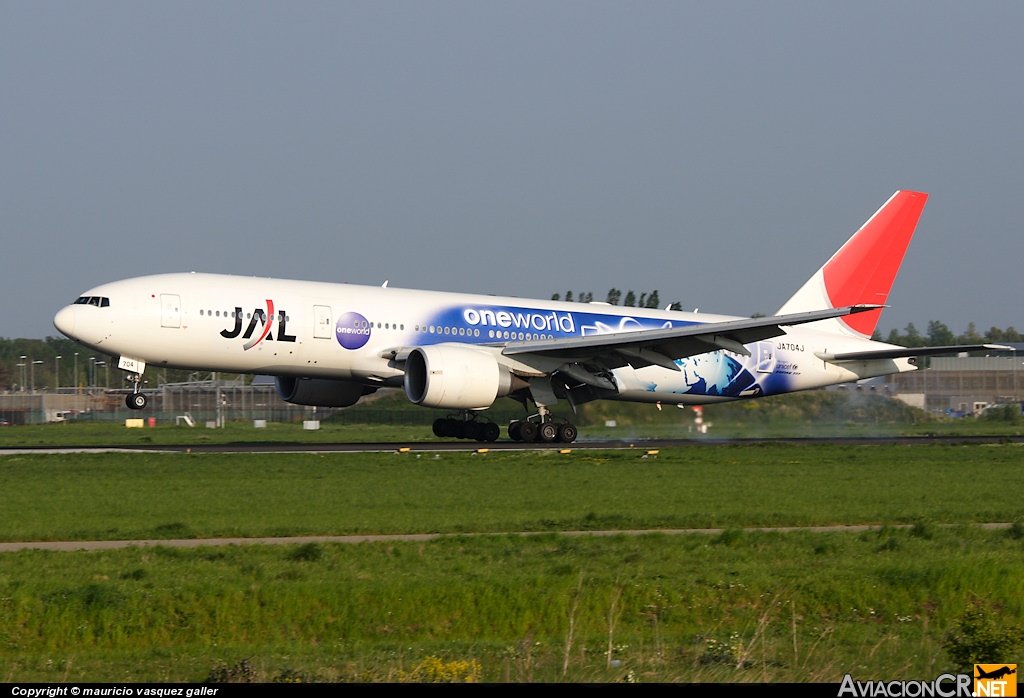 JA704J - Boeing 777-243/ER - Japan Airlines