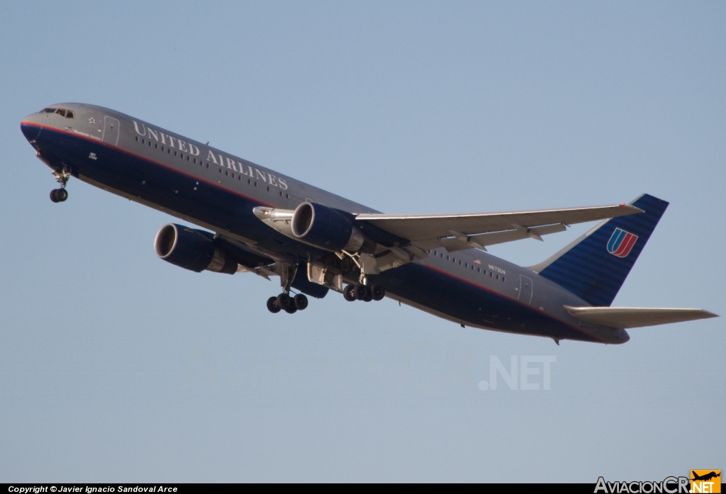N672UA - Boeing 767-322/ER - United Airlines