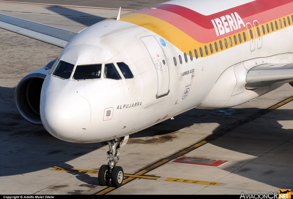 EC-HTC - Airbus A320-214 - Iberia