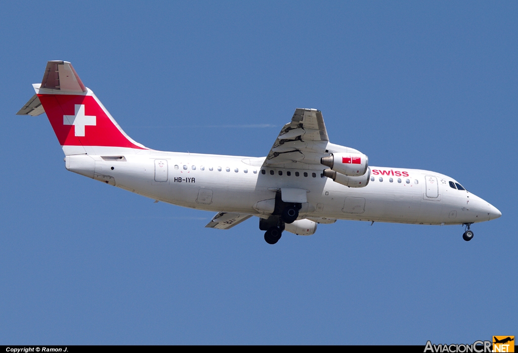 HB -IYR - British Aerospace Avro RJ100 - Swiss International Air Lines