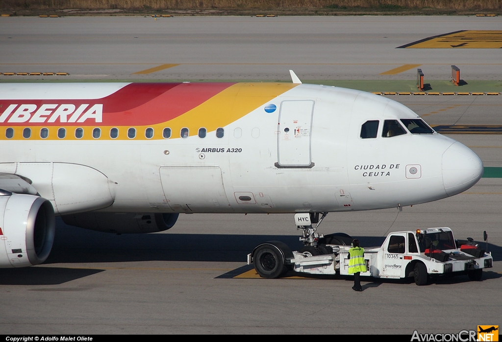 EC-HYC - Airbus A320-214 - Iberia