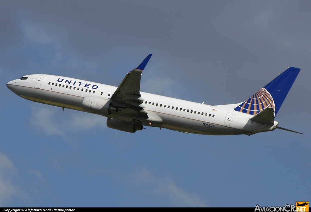 N76523 - Boeing 737-824 - Continental Airlines (United Airlines)