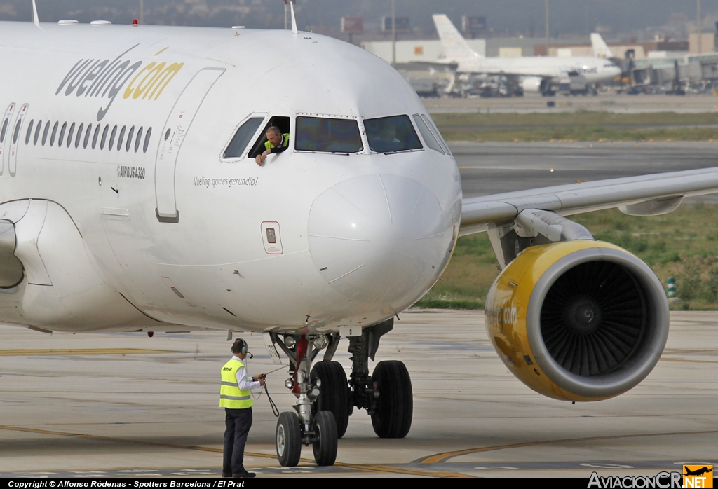 EC-JTQ - Airbus A320-214 - Vueling