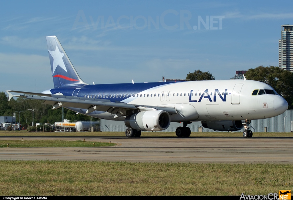 CC-COM - Airbus A320-233 - LAN Airlines