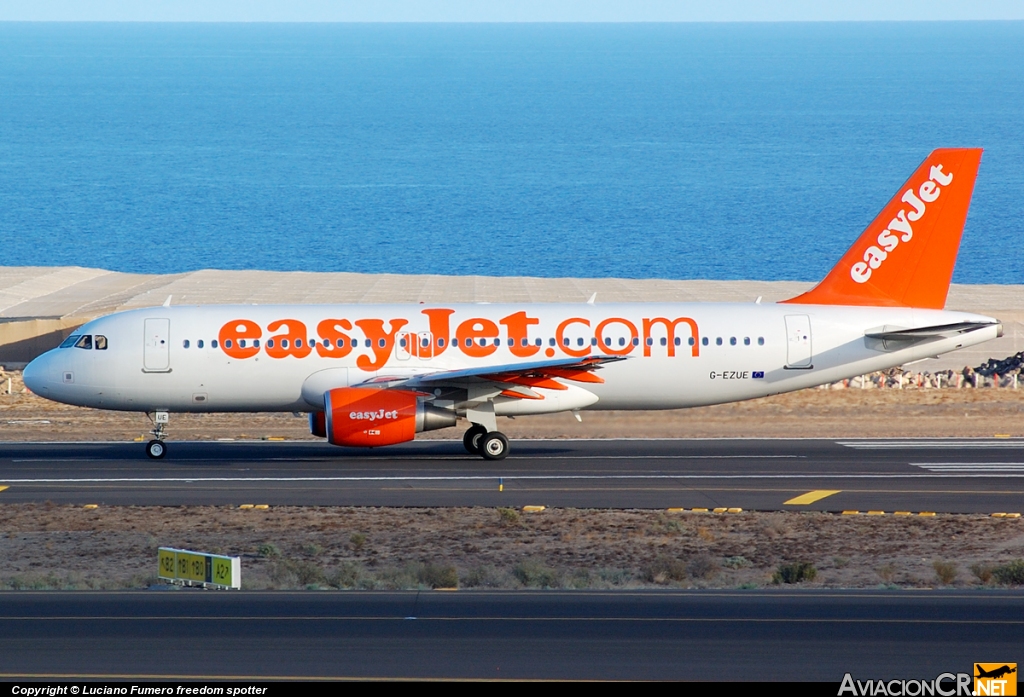 G-EZUE - Airbus A320-214 - EasyJet Airline