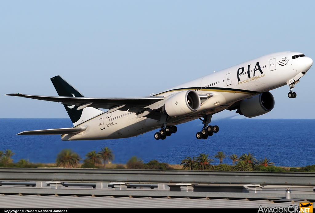 AP-BGZ - Boeing 777-240LR - Pakistan International Airlines (PIA)