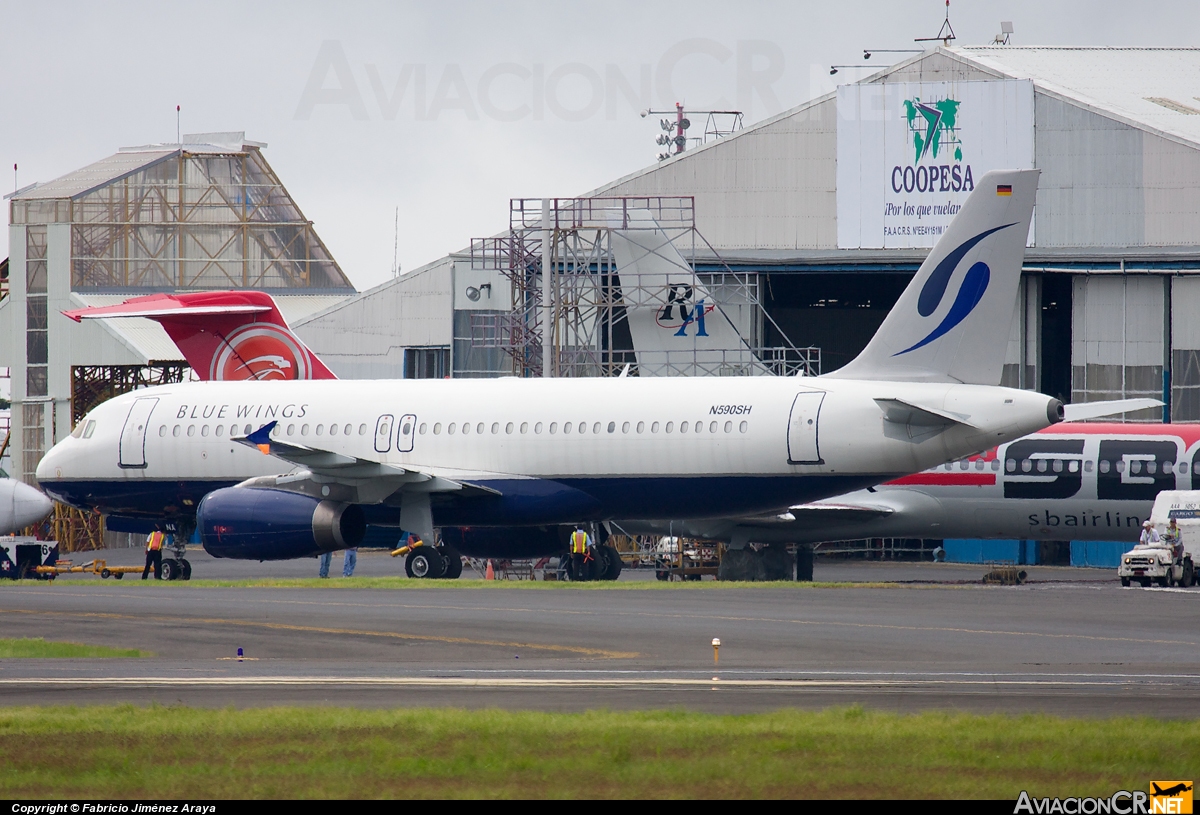 N590SH - Airbus A320-233 - Blue Wings