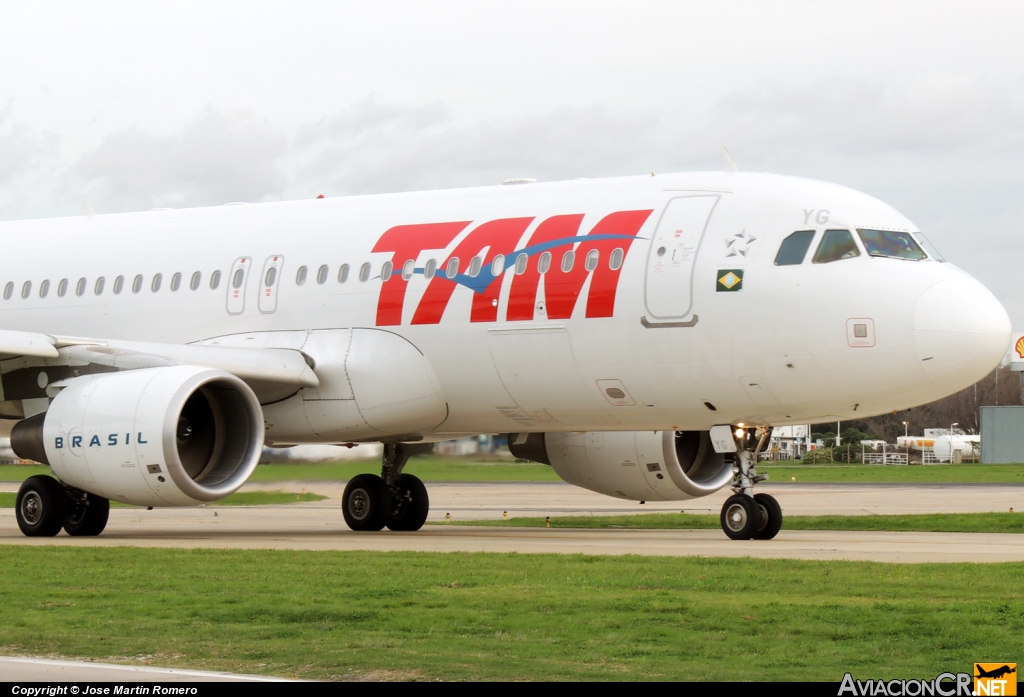 PR-MYG - Airbus A320-214 - TAM