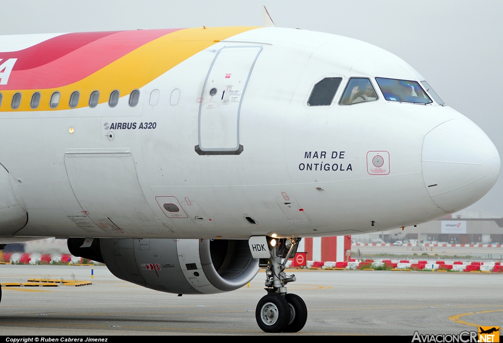 EC-HDK - Airbus A320-214 - Iberia
