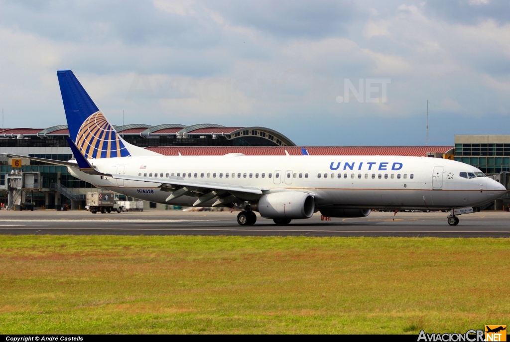 N76528 - Boeing 737-824 - United Airlines
