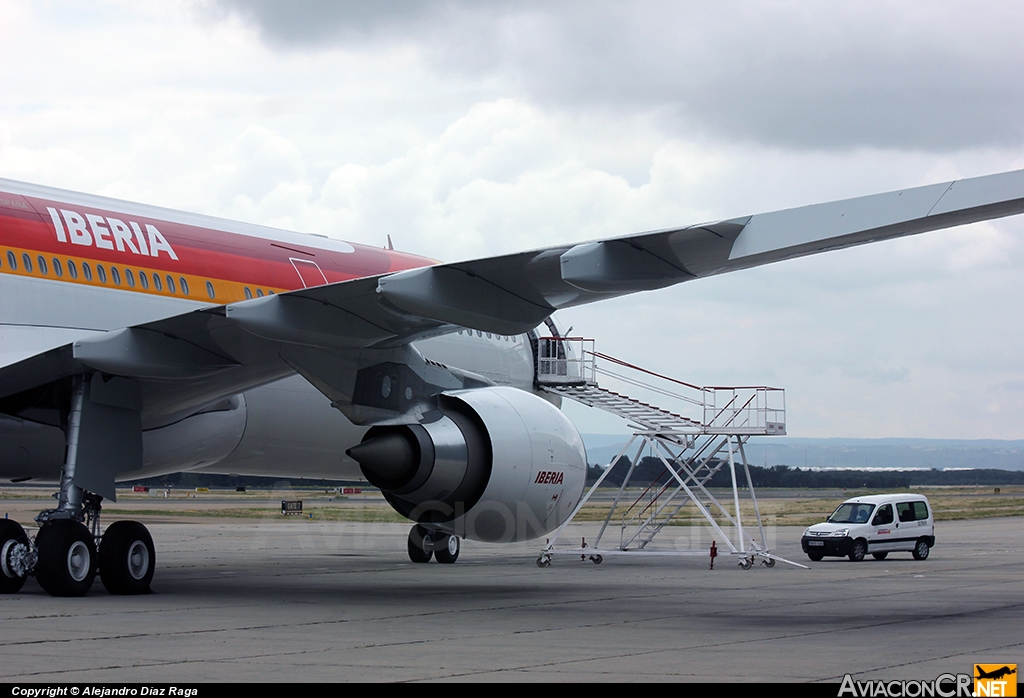 EC-LUK - Airbus A330-201 - Iberia