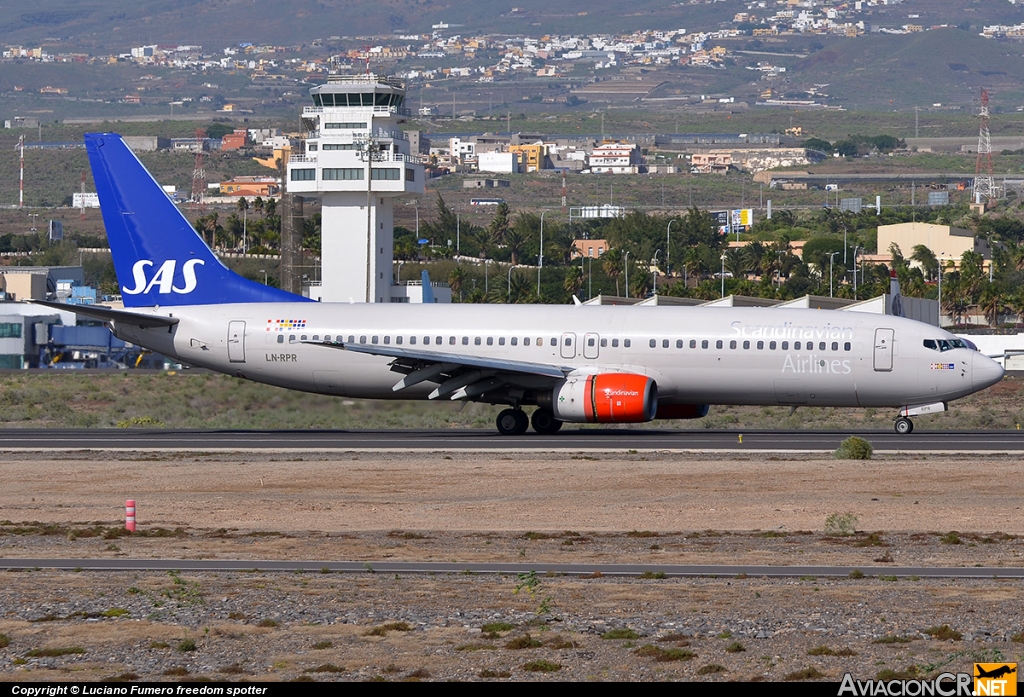 LN-RPR - Boeing 737-883 - Scandinavian Airlines - SAS