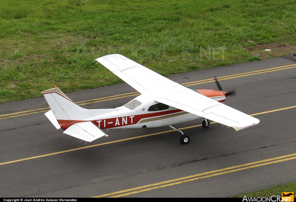 TI-ANT - Cessna T210N Turbo Centurion II - Privado