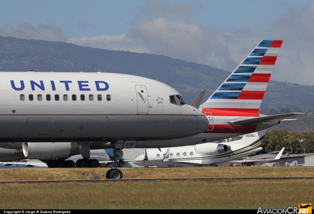 N41135 - Boeing 757-200 - United Airlines