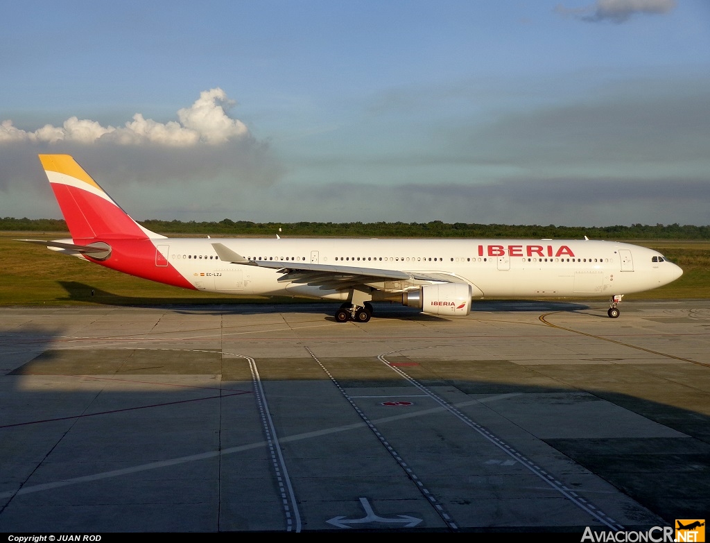 EC-LZJ - Airbus A330-302 - Iberia