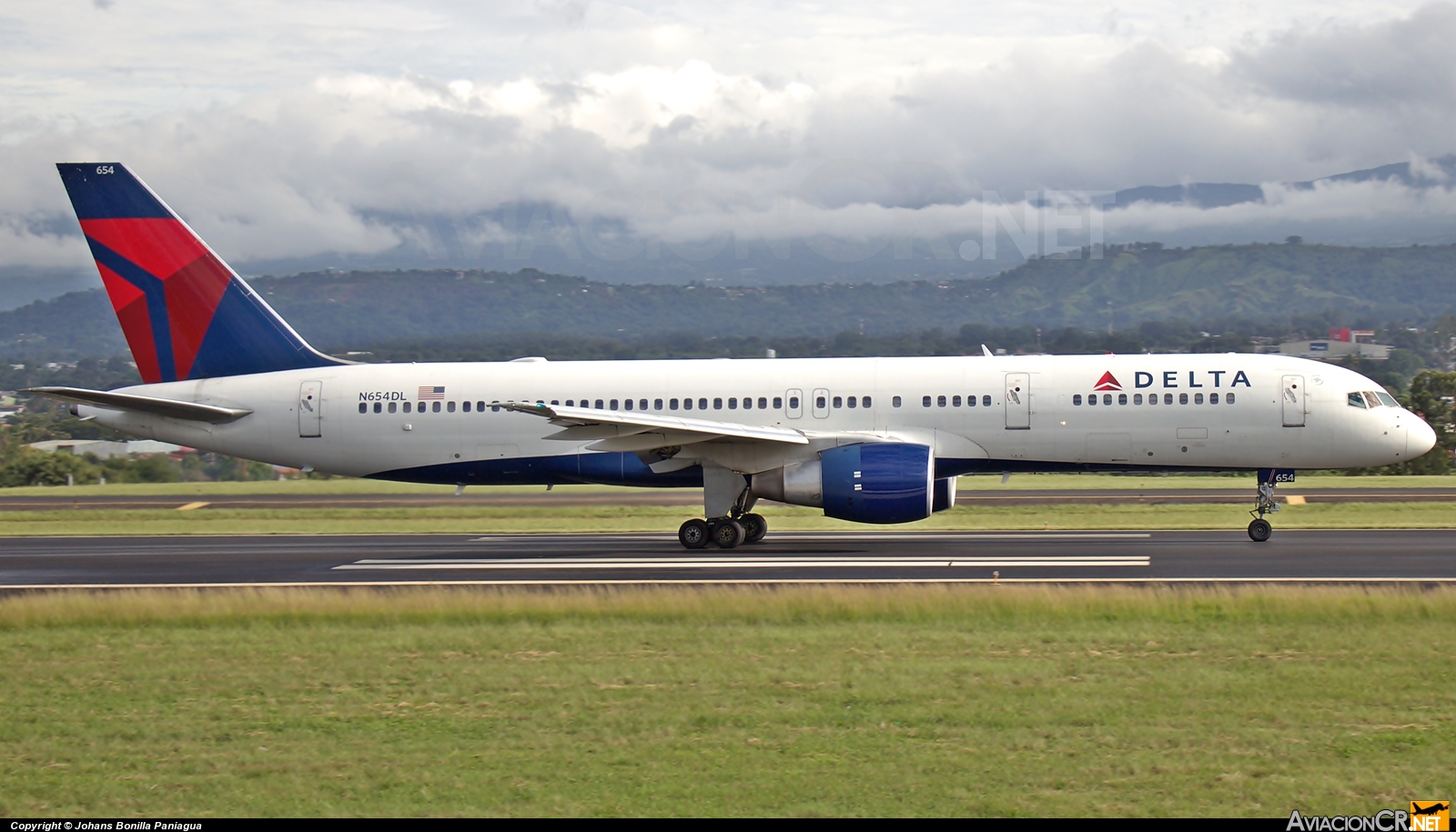 N654DL - Boeing 757-200 - Delta Airlines